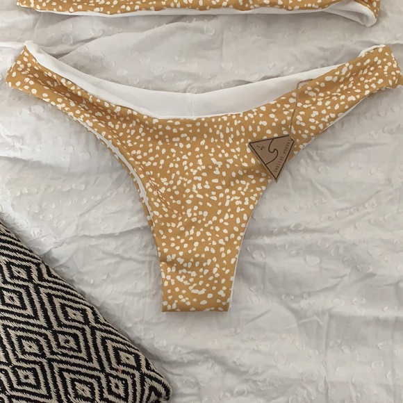 Yellow polka dot bikini - Picture 2 of 7